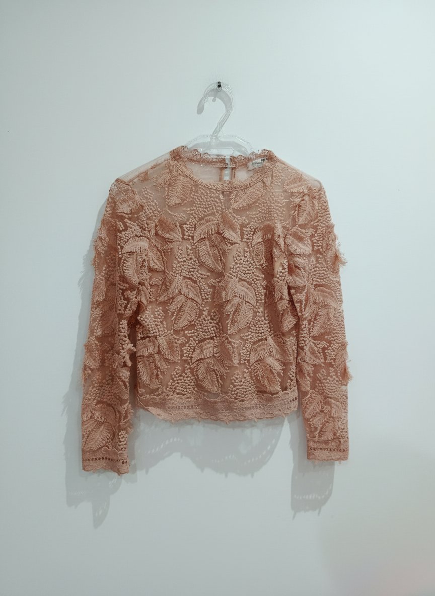 Chemise dentelle tres chic