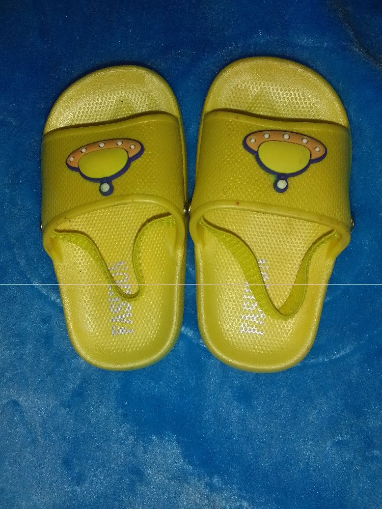 2 sandales bebe 