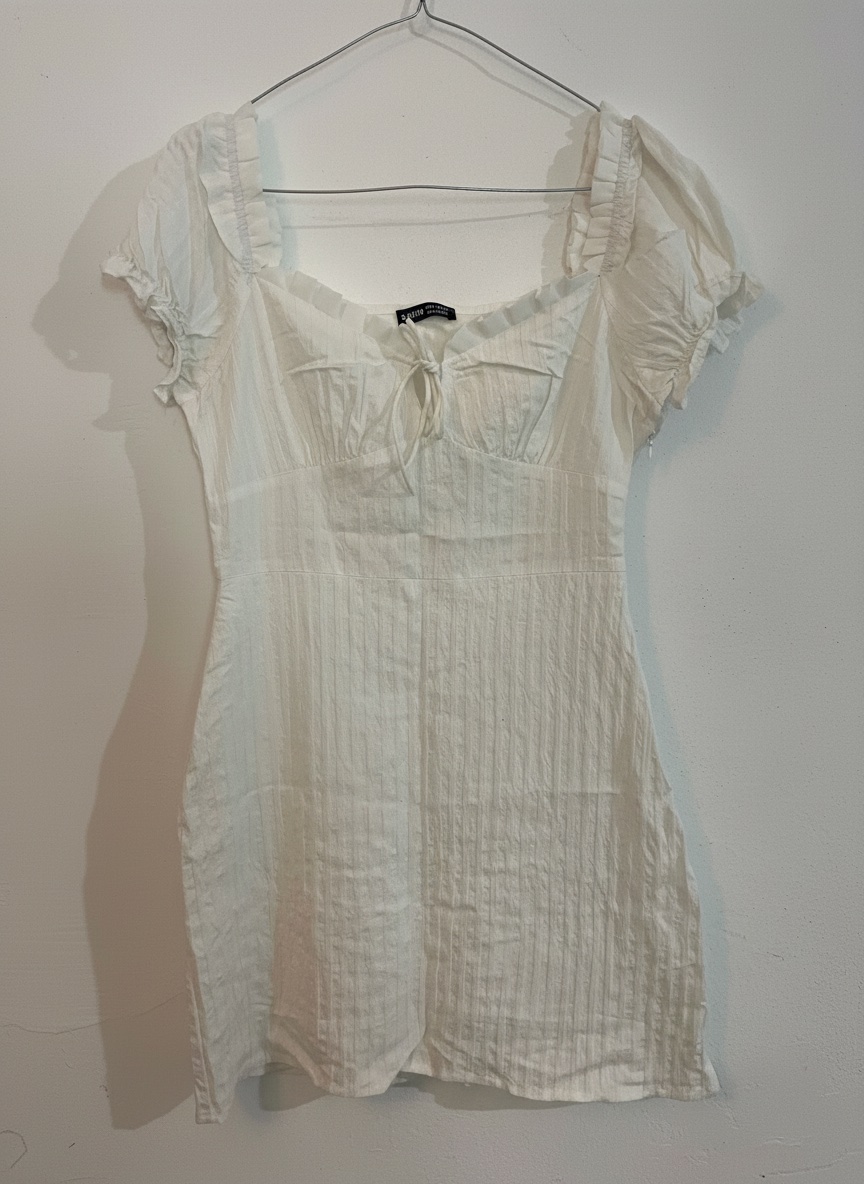Robe blanche SHEIN taille XS – style romantique été