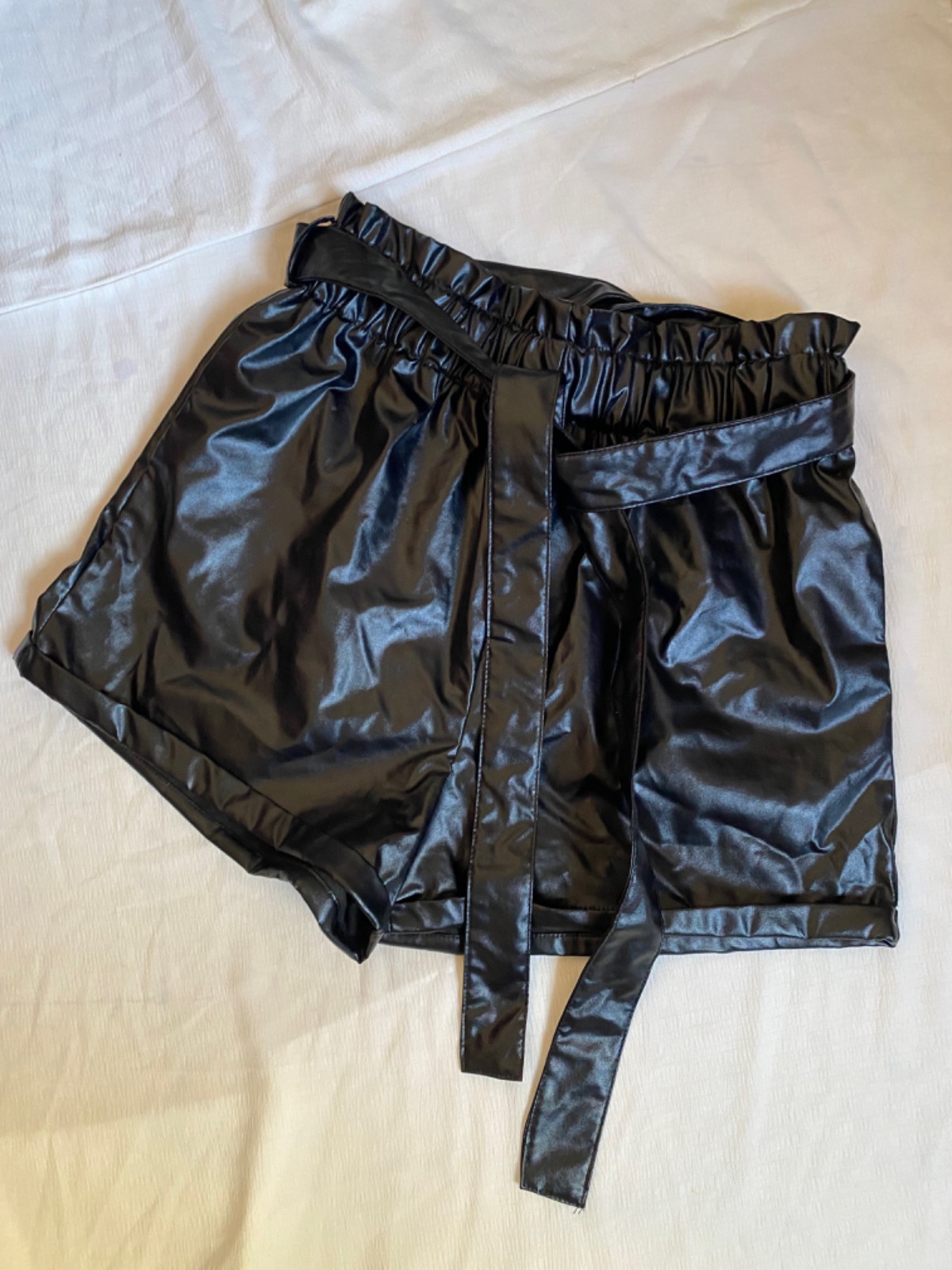 Short cuir shein