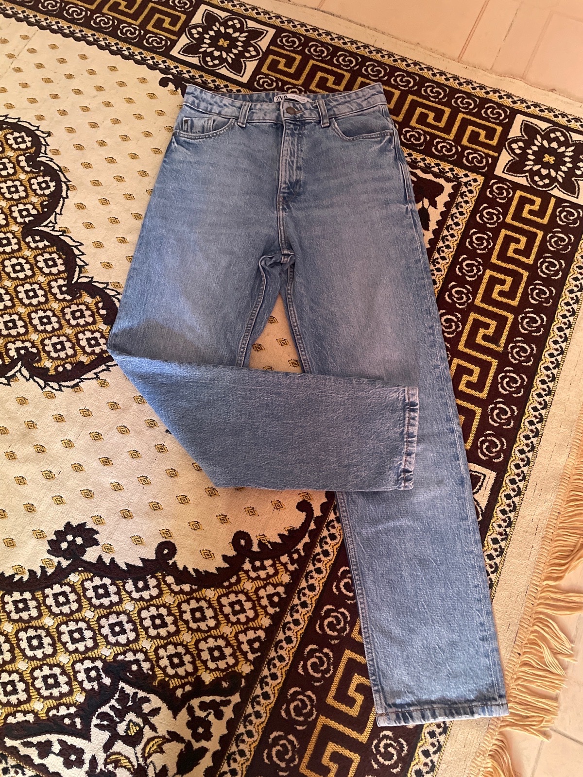Pantalon  , taille 36 de la marque zarra neuf sans étiquette