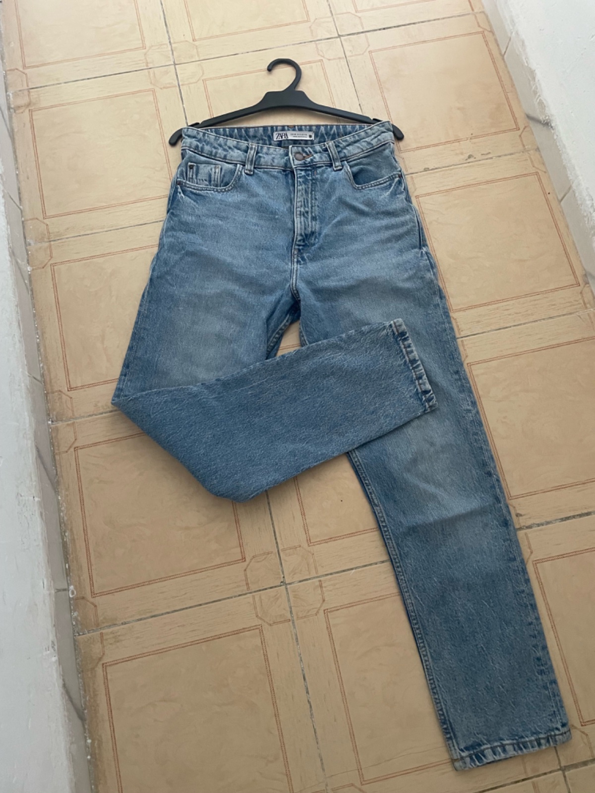 Pantalon de la marque Zara, taille 36 neuf sans étiquette 