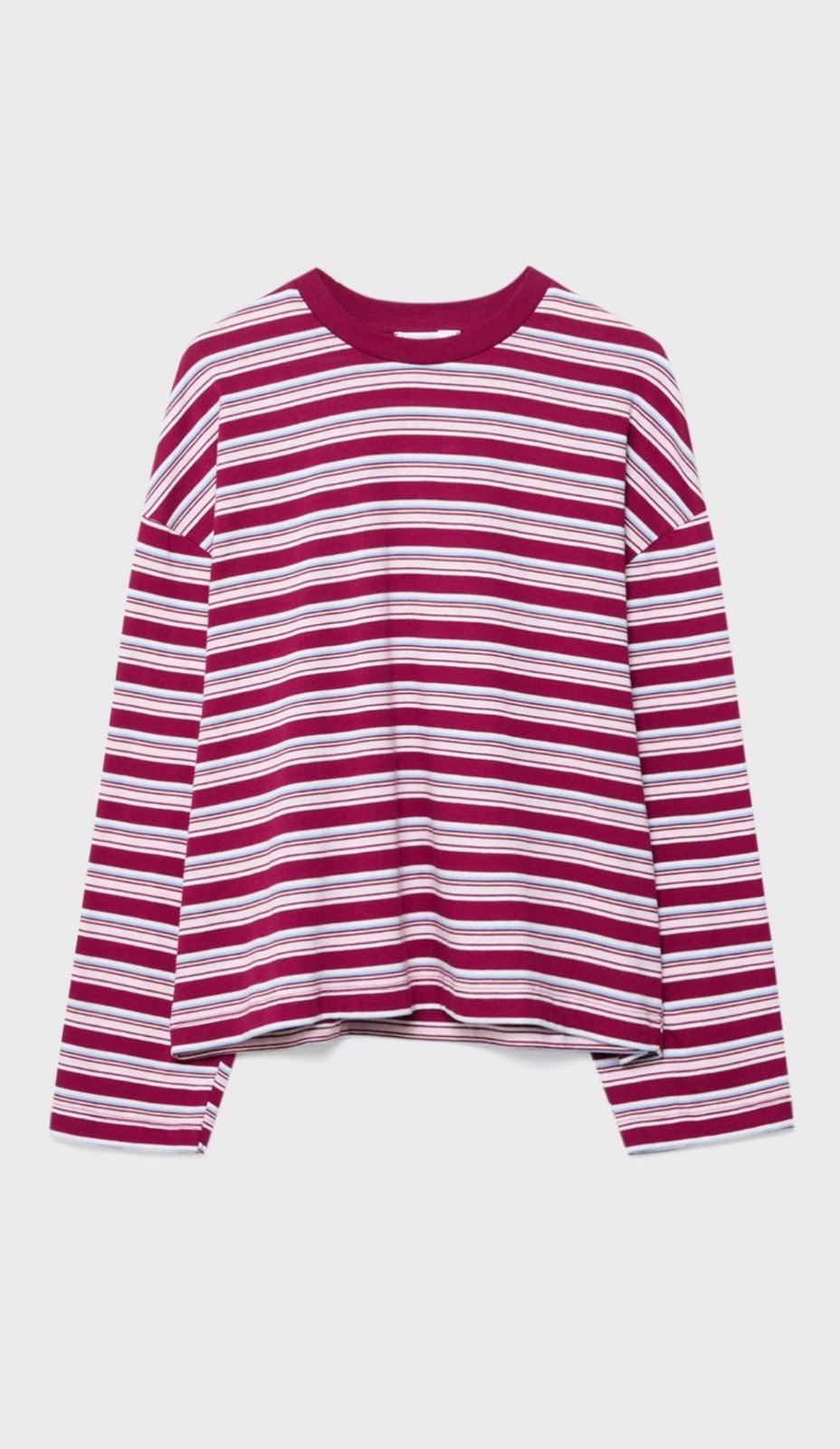 Pull en rayures neuf avec etiquette de la marque stradivarius taille S