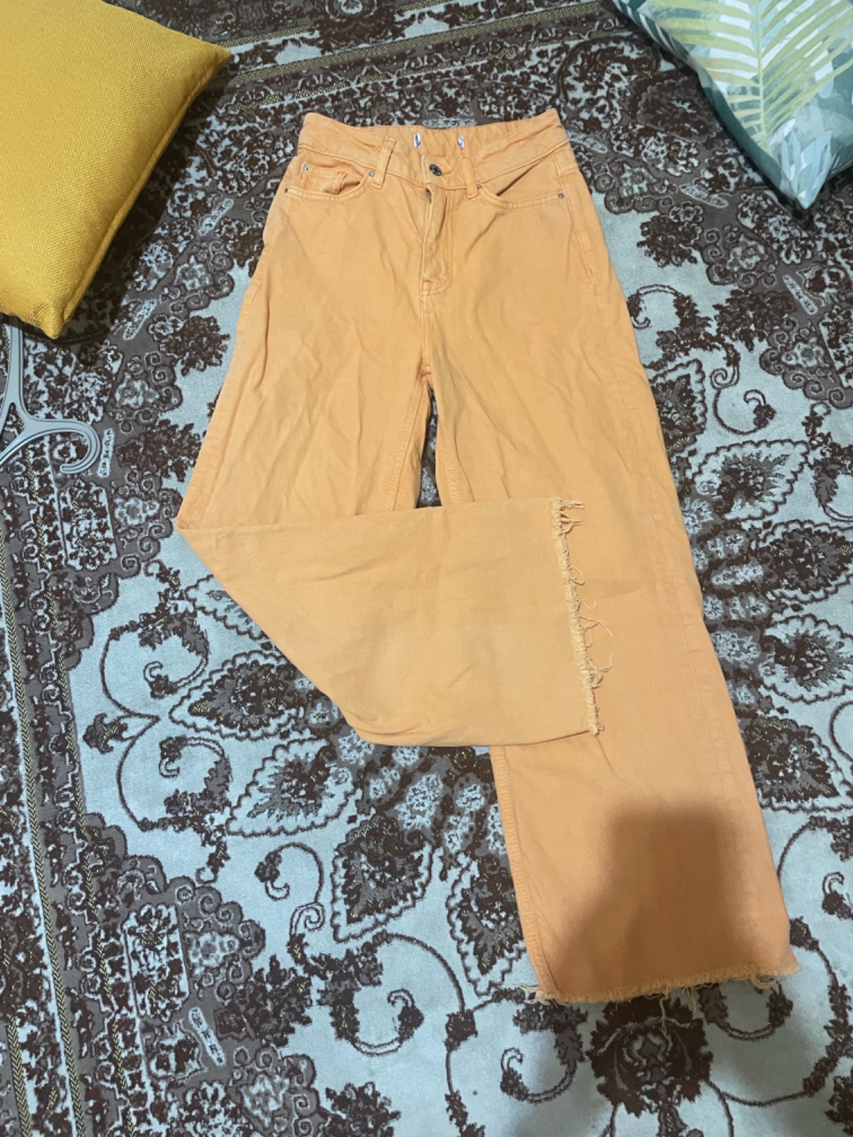 Pantalon BERSHKA taille s large 