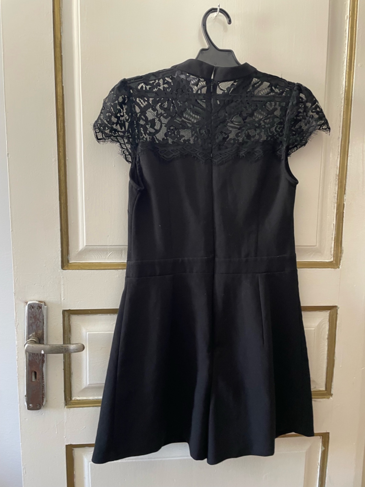 Mini Combinaison taille s en noir avec dentelle 