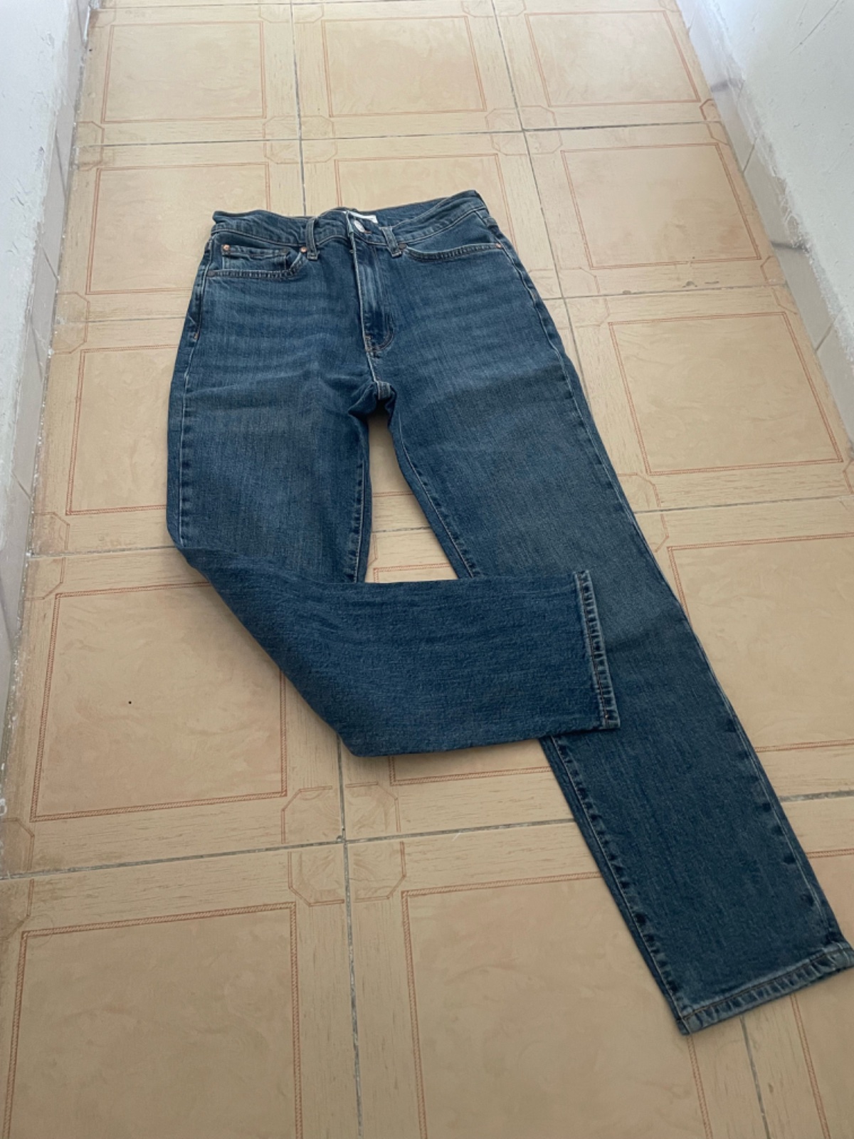 Pantalon de la marque mango taille 36 neufff