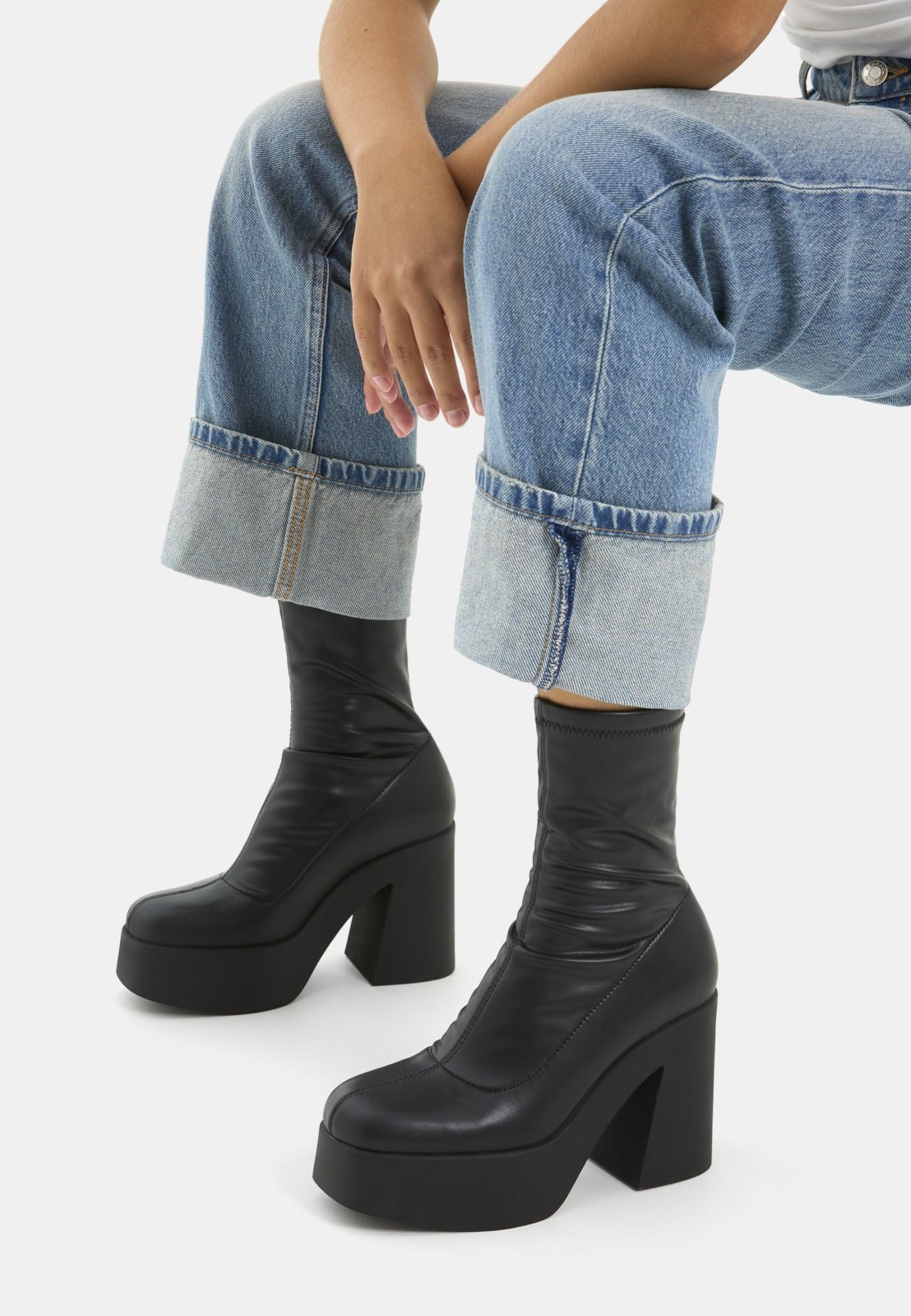 Bottines plateforme à talon bloc (platform ankle boots / chunky platform boots).