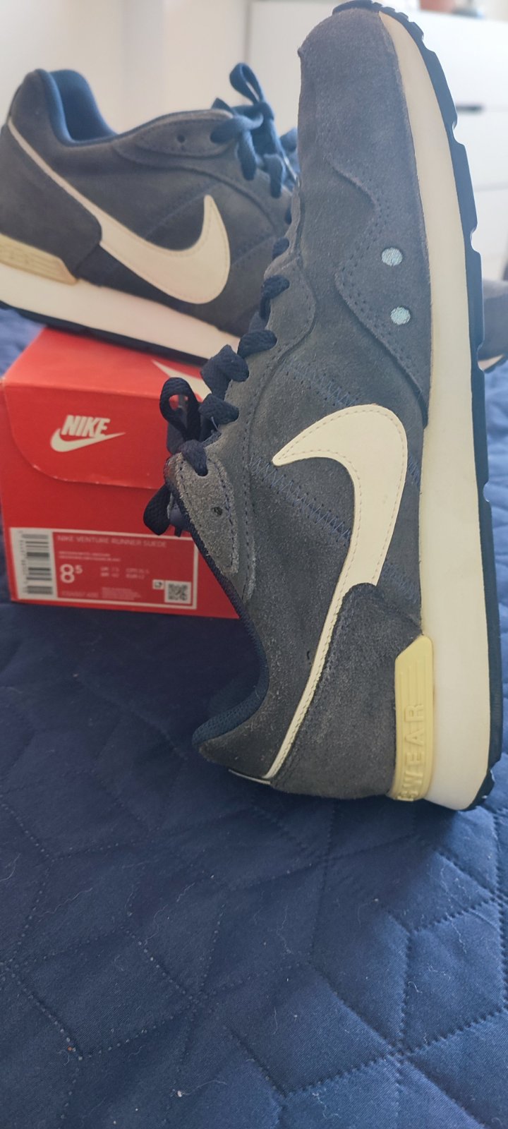 Baskets Nike Ventura Runner 