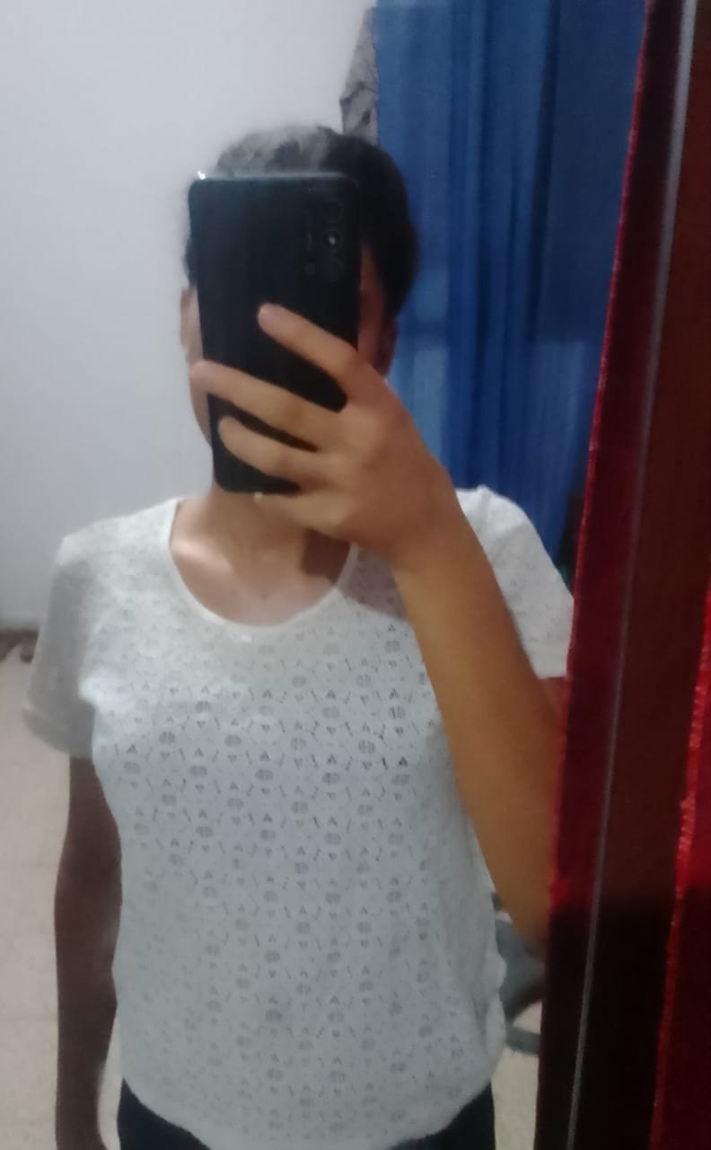 Pull blanche 