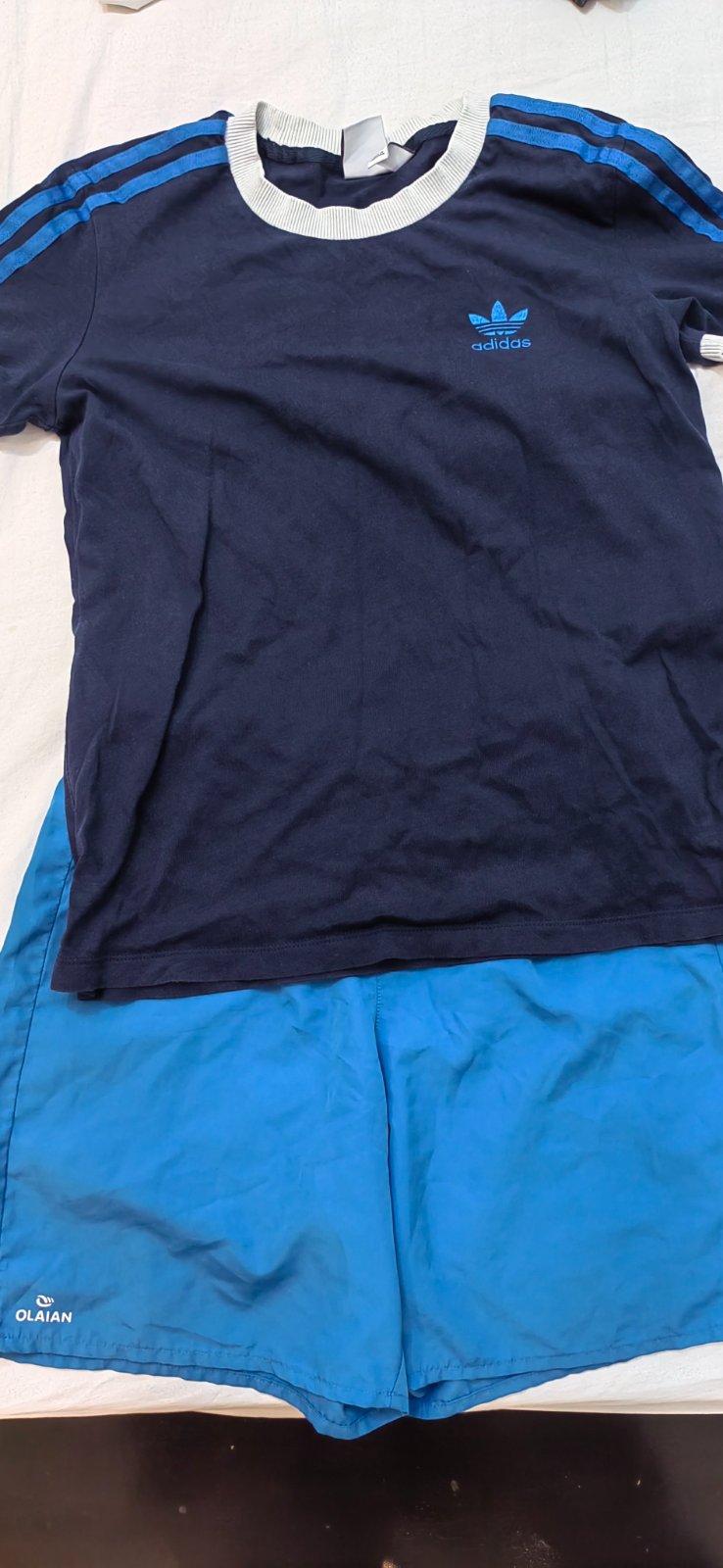 Pull Adidas taille S et short décathlon taille S