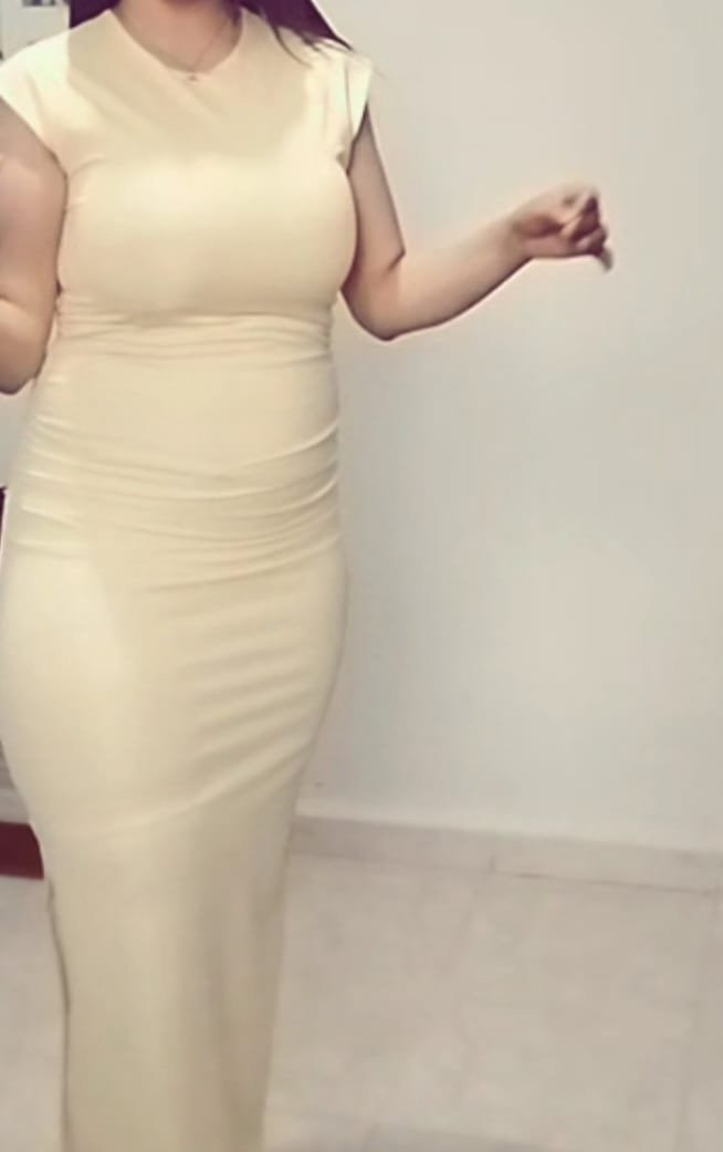 Robe jaune pastel