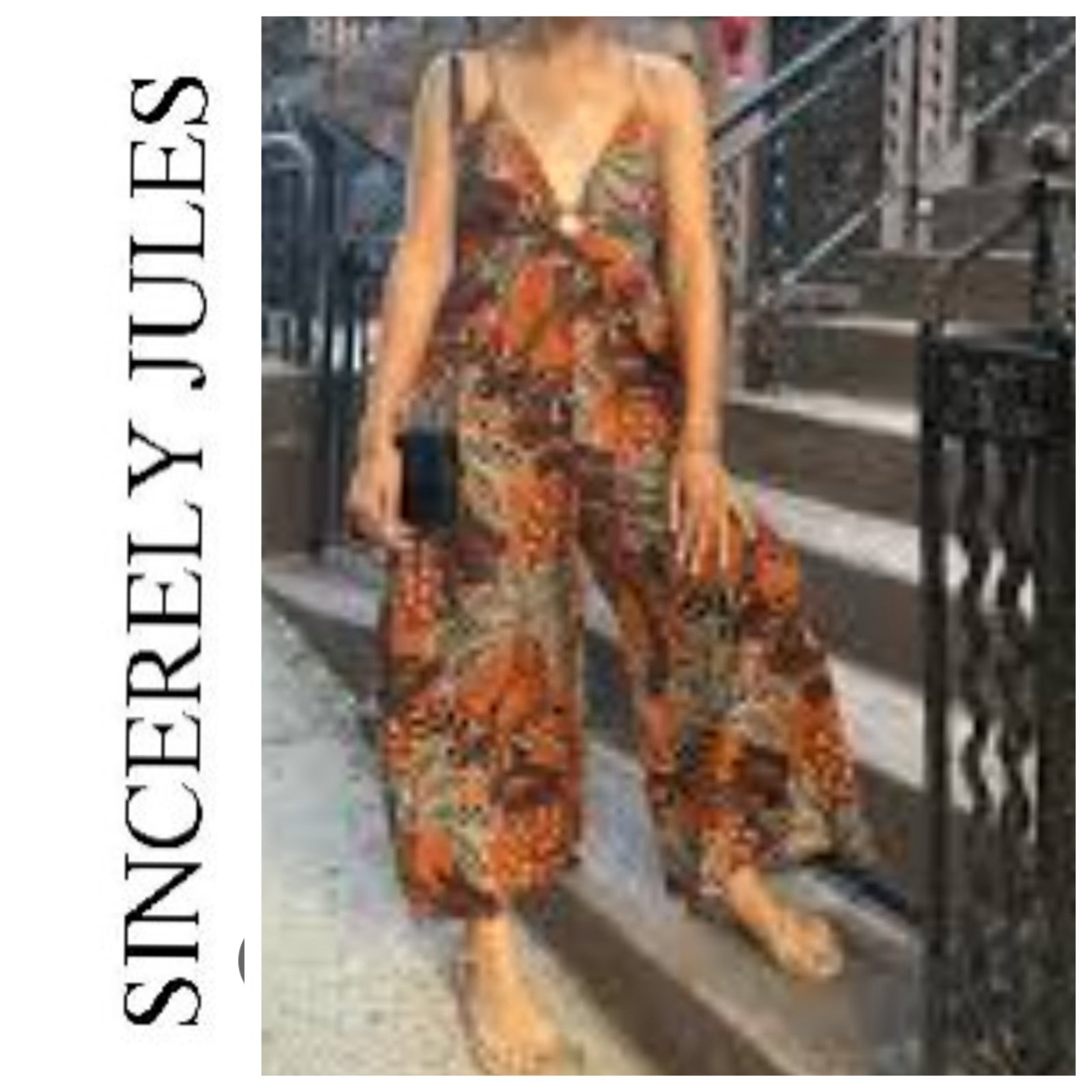 Jumpsuit à imprimé tropical large et à bretelles de la marque SINCERELY JULES  "PROMO"