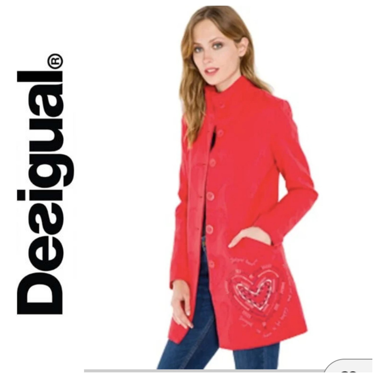 Un manteau de la marque DESIGUAL 