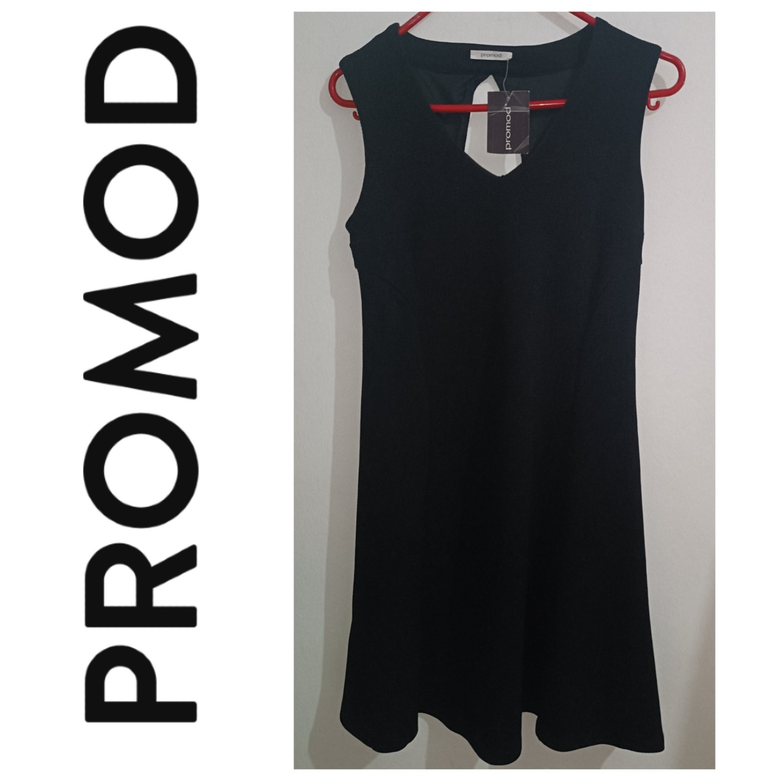 Une robe noire classique de la marque PROMOD