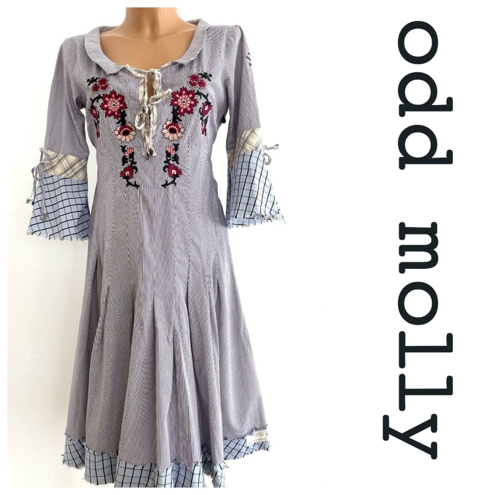 Une magnifique robe de la marque ODD MOLLY