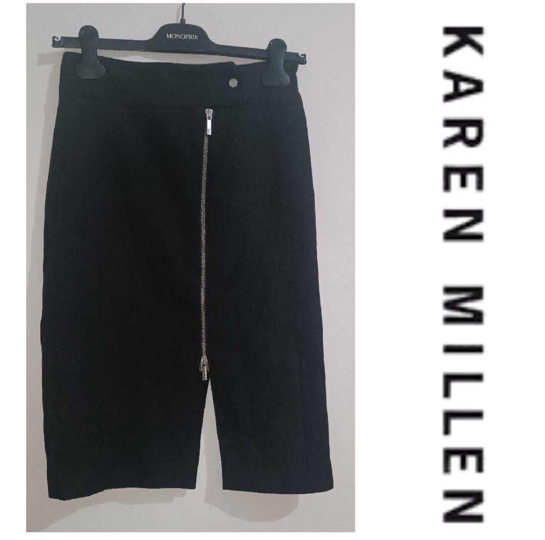 Une jupe de la marque KAREN MILLEN