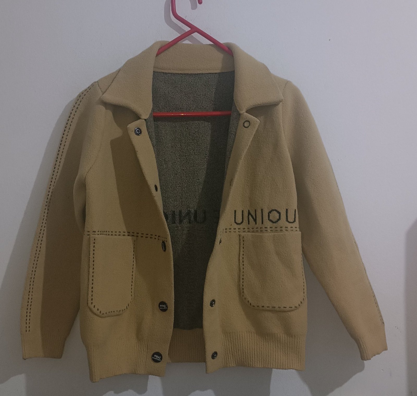 Une veste THE UNIQUE