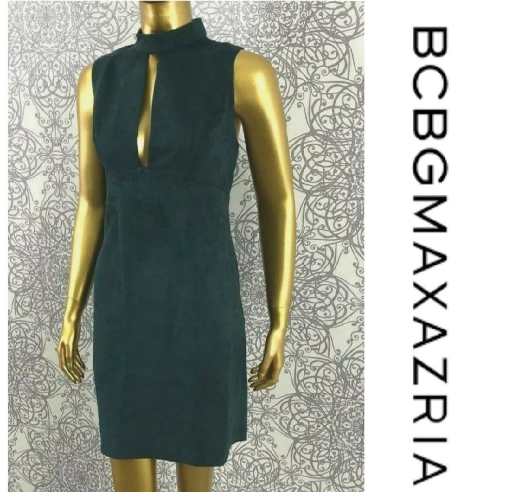 Une jolie robe en daim de la marque BCBG MAXAZRIA