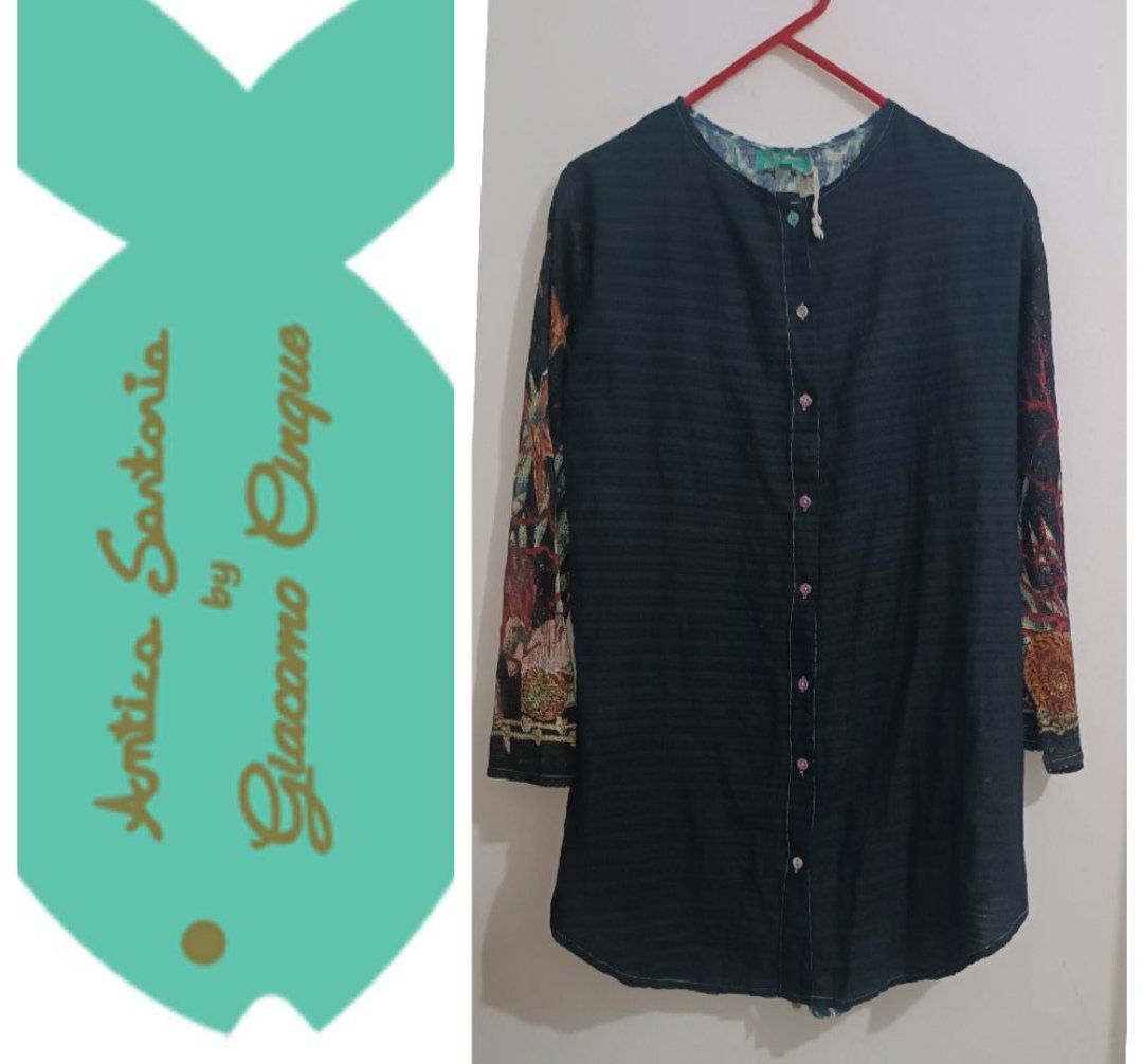 Une jolie robe chemise de la marque ANTICA SARTORIA 
