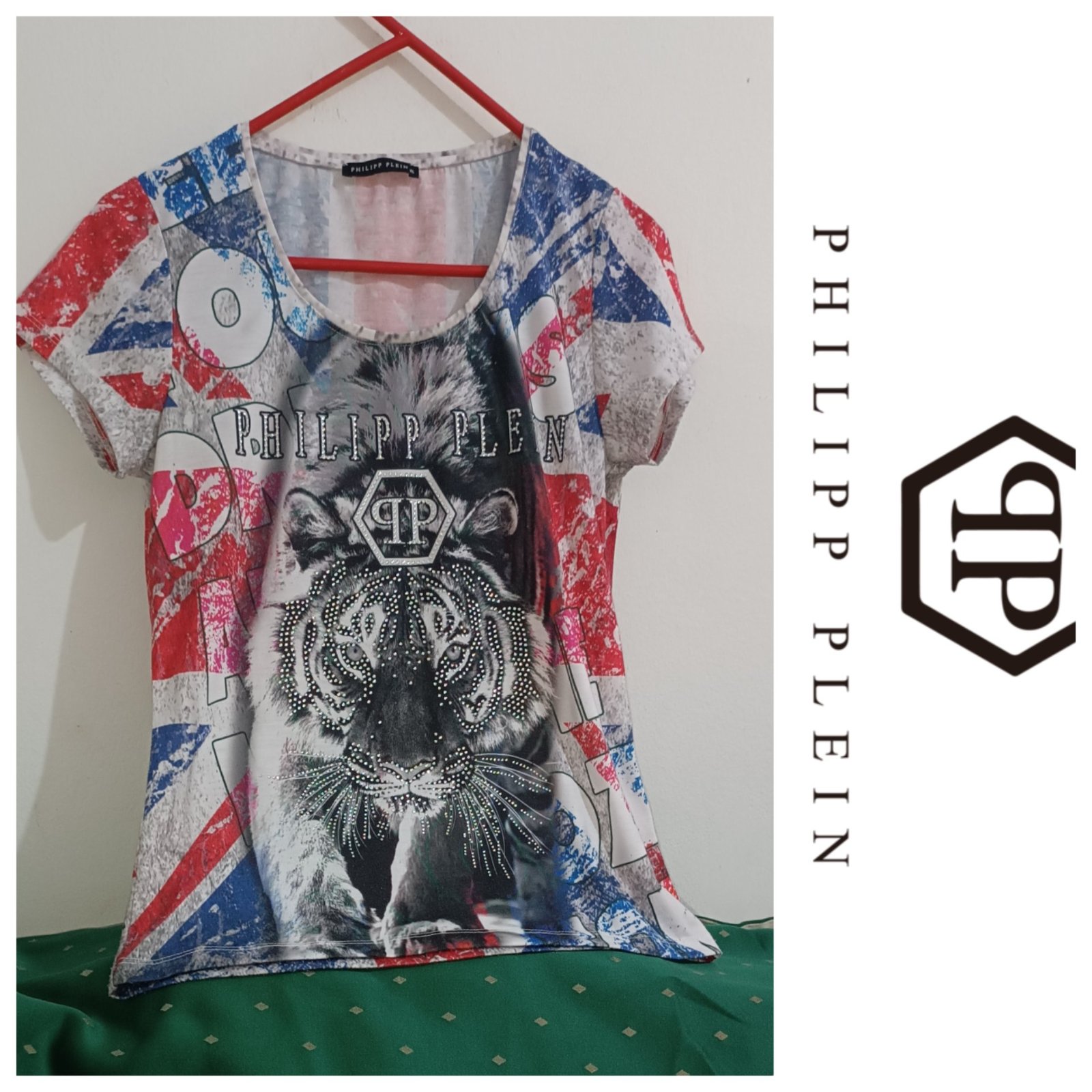 Un t-shirt de la marque PHILIPP PLEIN 