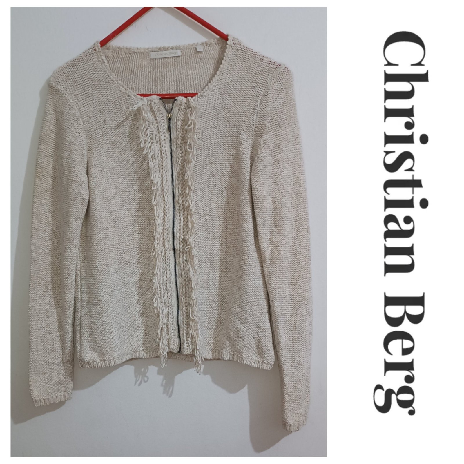 Un joli cardigan de la marque CHRISTIAN BERG