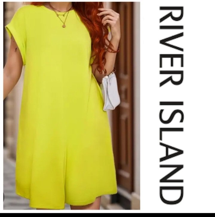 Une robe décontractée de la marque RIVER ISLAND "PROMO 
