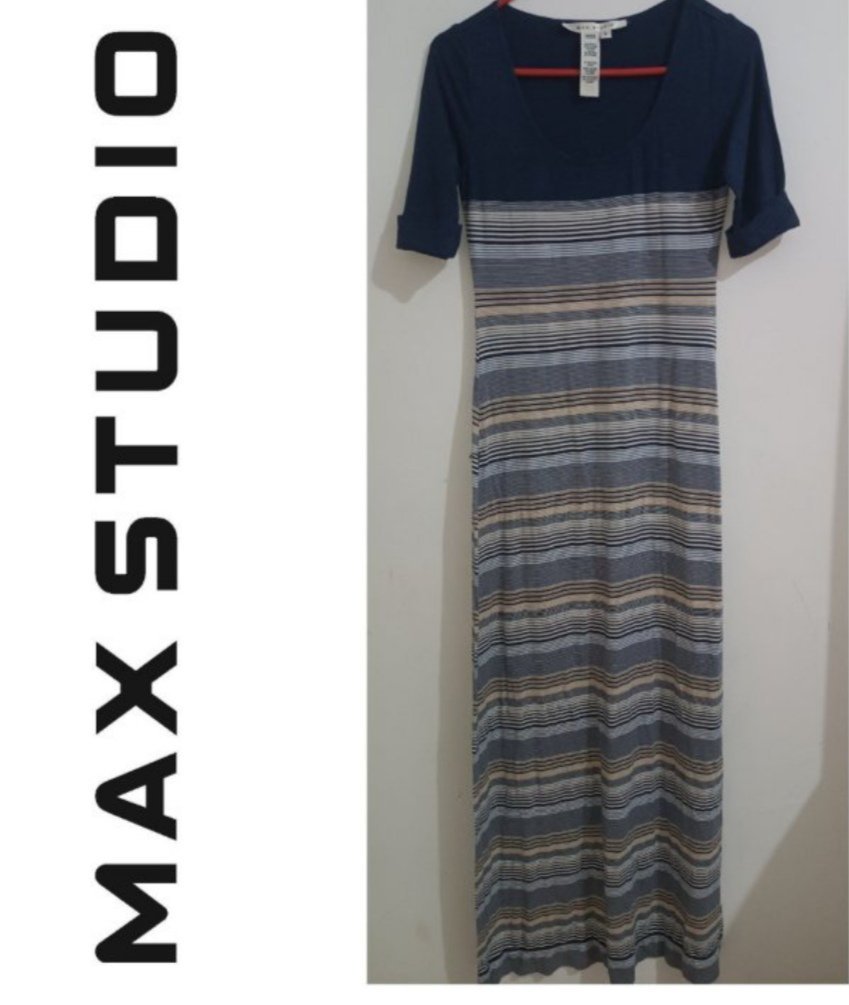 Une robe maxi de la marque MAX STUDIO 