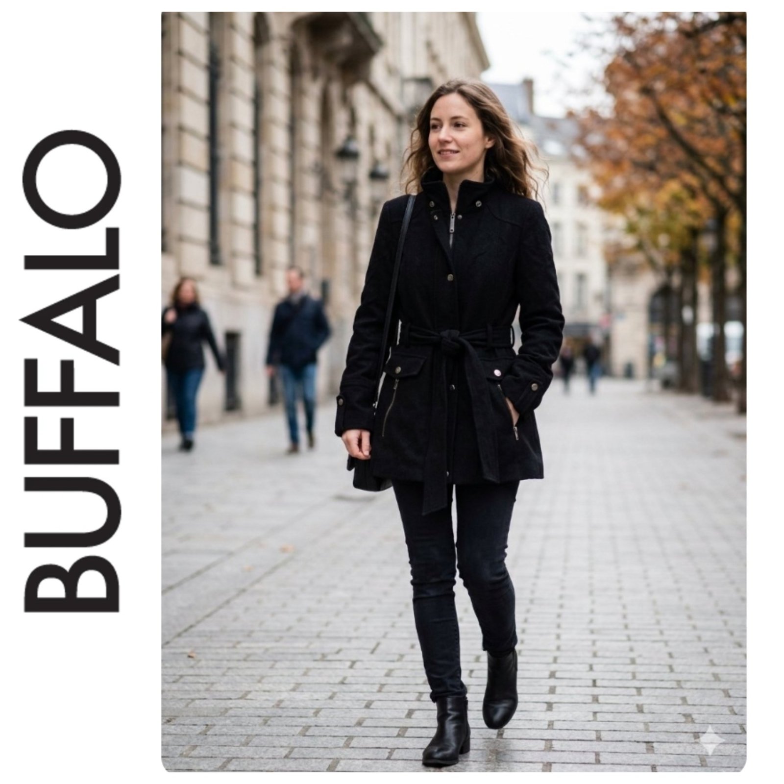 Un manteau à ceinture de la marque BUFFALO