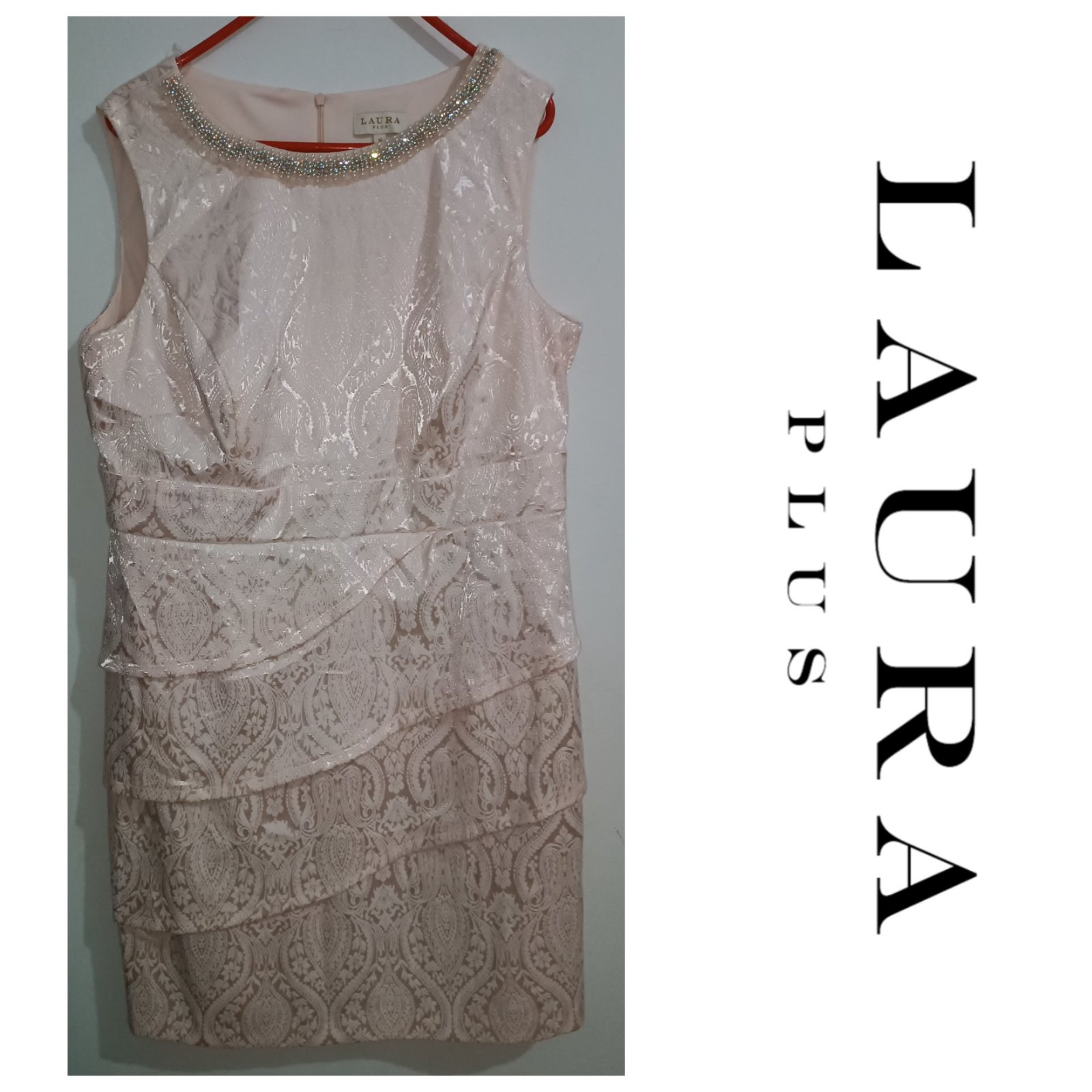 Une robe hyper classe à col en schawarovski de la marque LAURA 