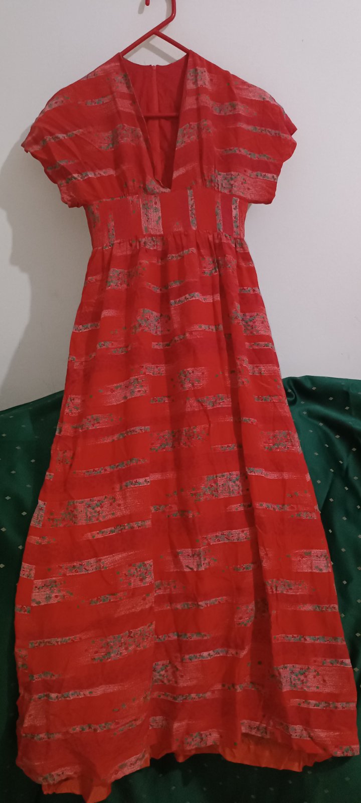 Une très jolie robe longue "PROMO 