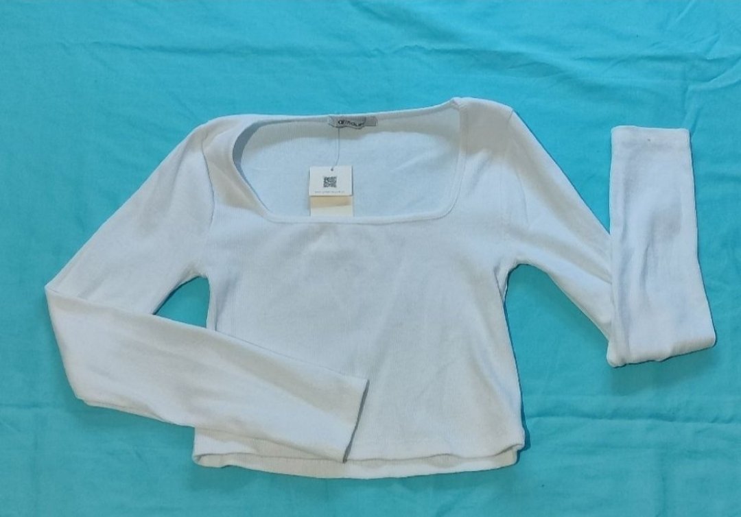 Crop top neuf taille S/M