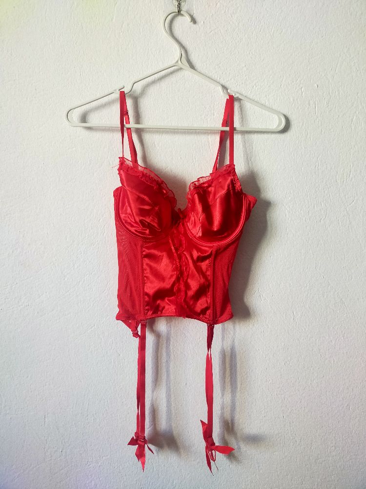 Guêpière rouge