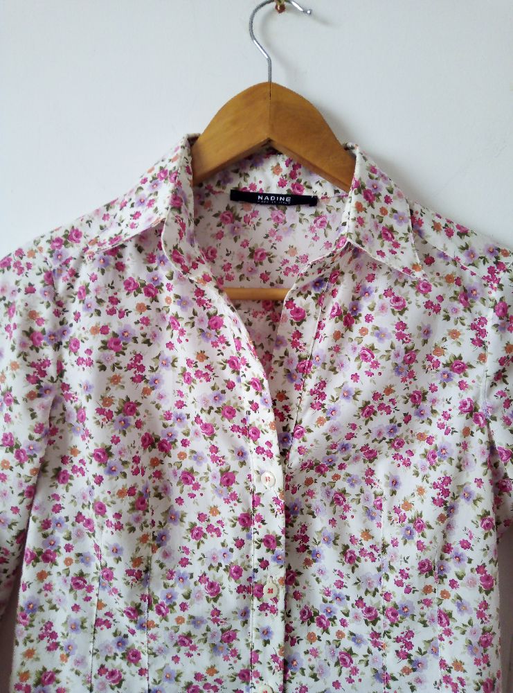Jolie chemise fleurie 