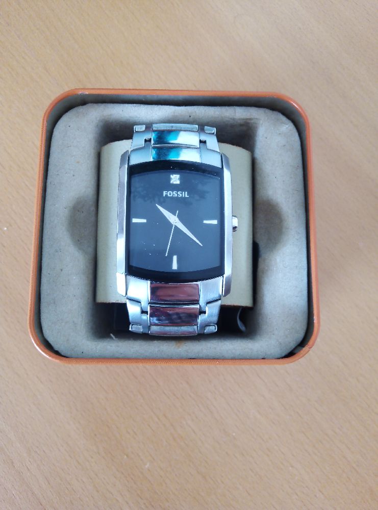  Montre Fossil pour homme en acier inoxydable avec cadran noir FS4156(authentique) 