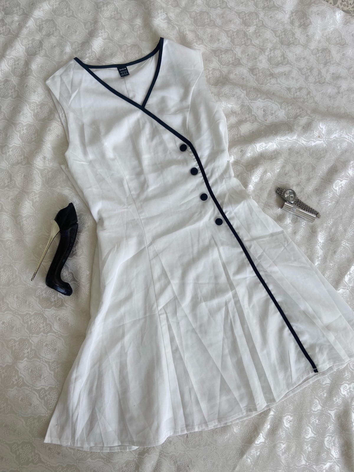 Robe blanche (non transparente)