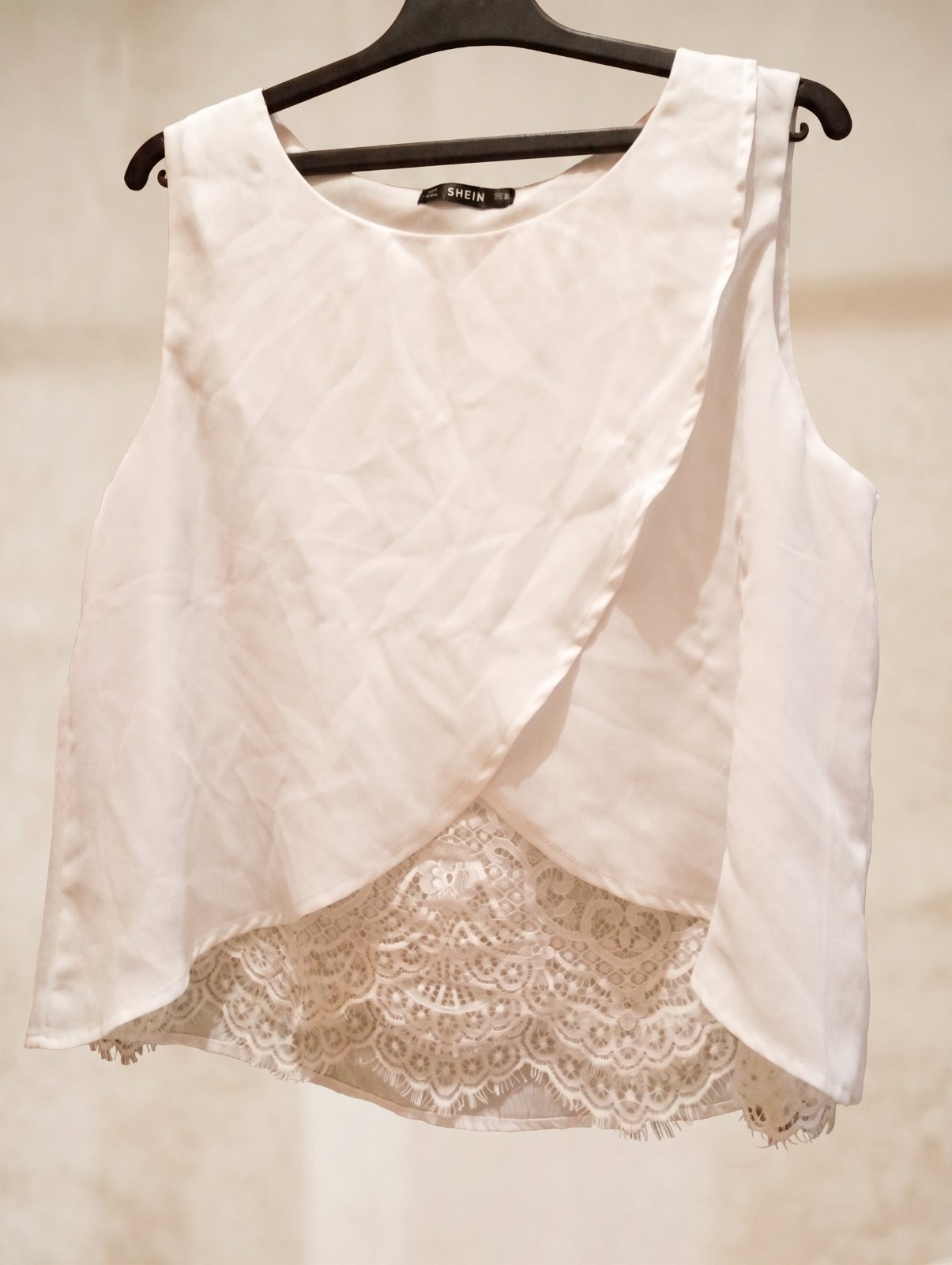 Haut blanc satiné dentelle SHEIN