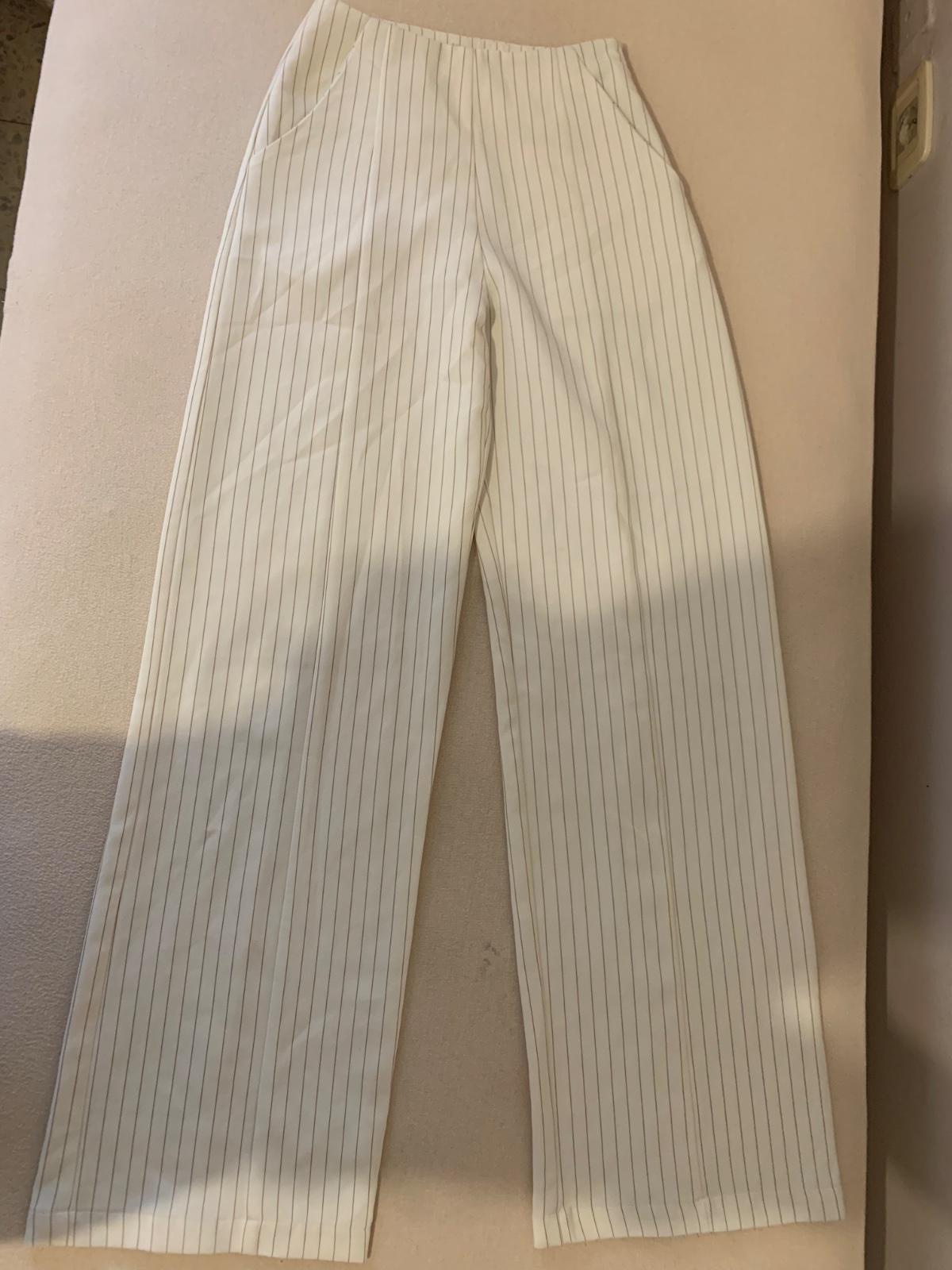 Pantalon rayé blanc taille haute 