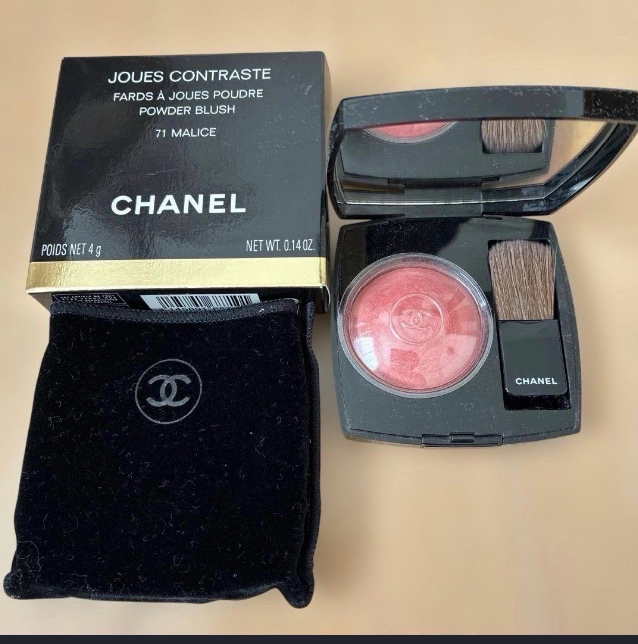 Chanel Fard a joues