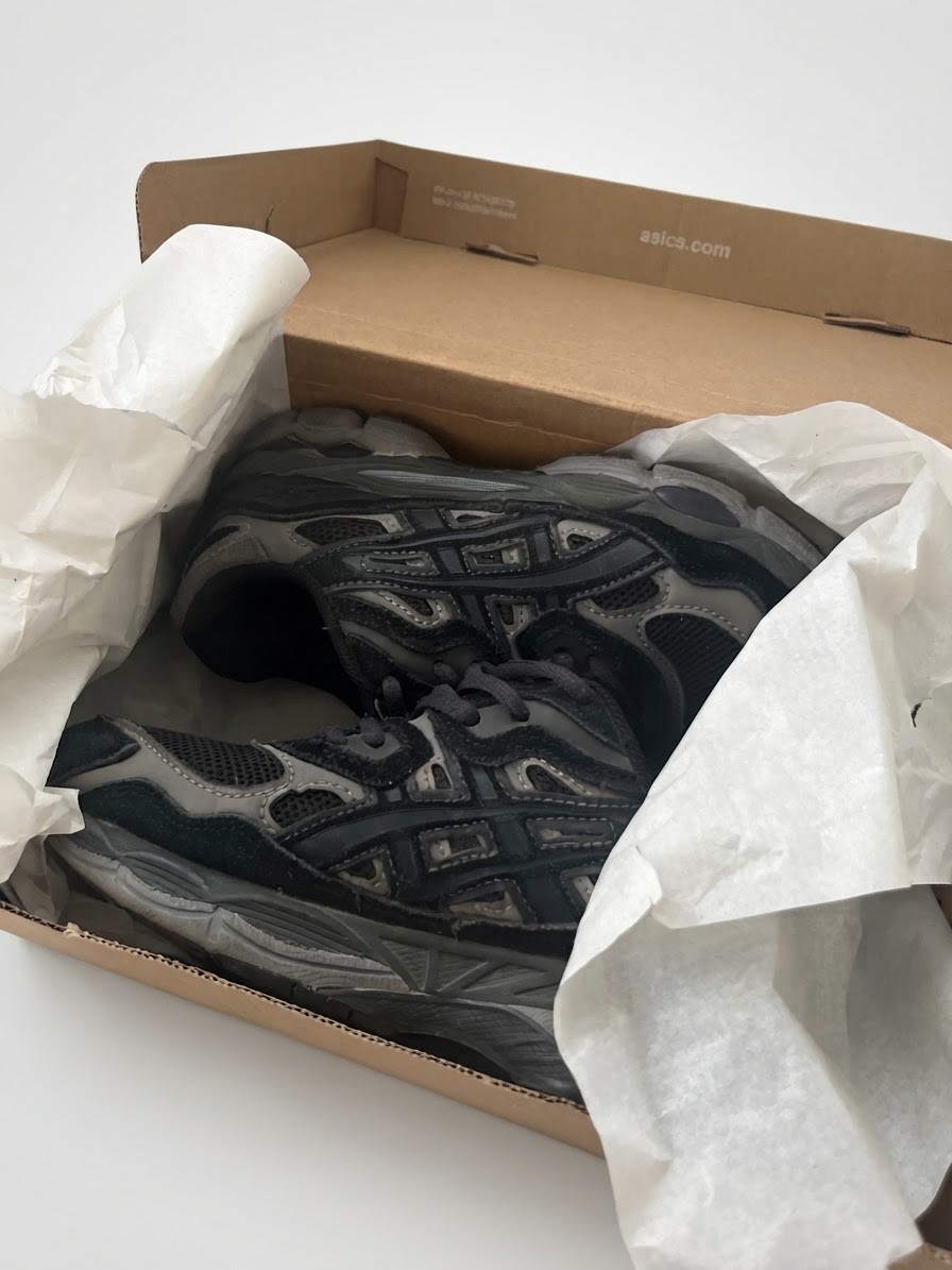 Chaussure ASICS noir taille 36