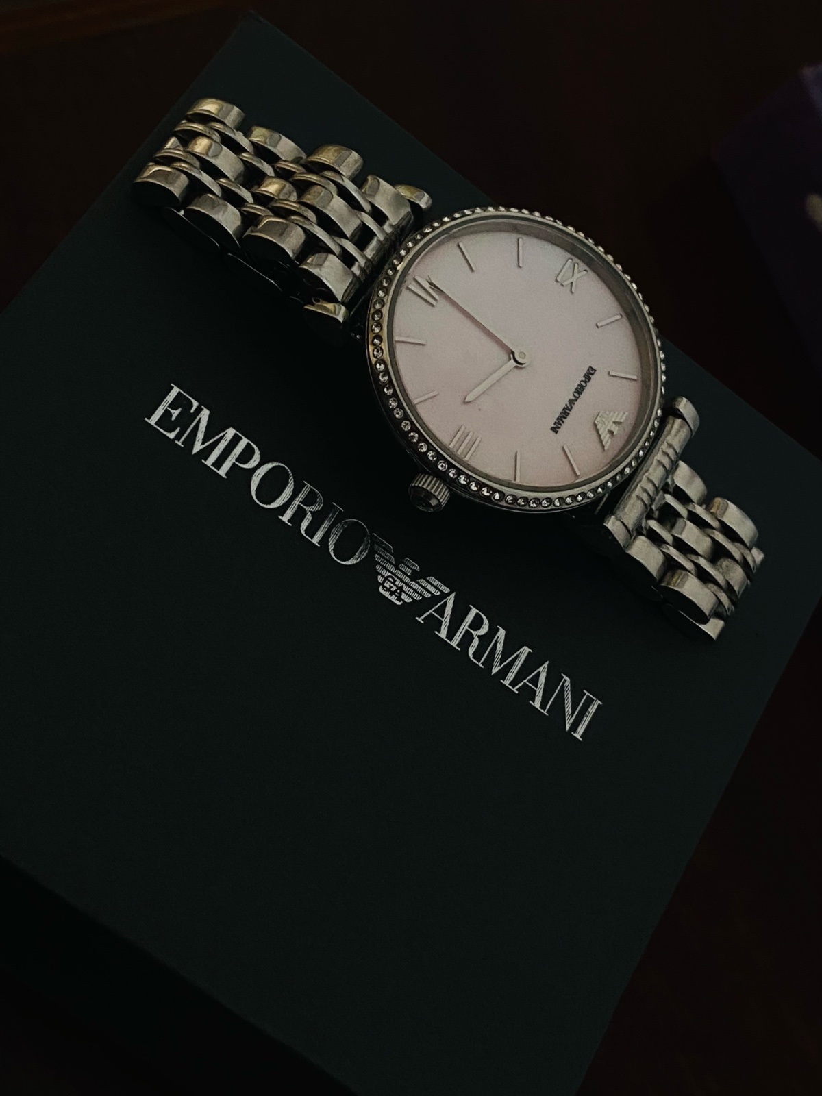 Une montre Emporio Armani 