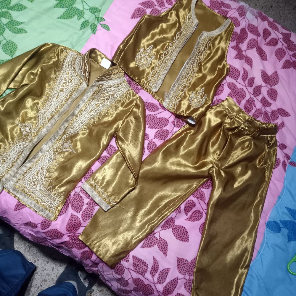 costume satin 3 piece 