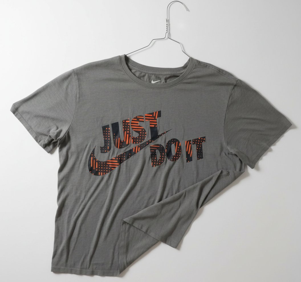 Pulls 👕  #NIKE_JUST_DO_IT 🏀 Taille:XL/TG 🍁 Made in Jordan 🤫  