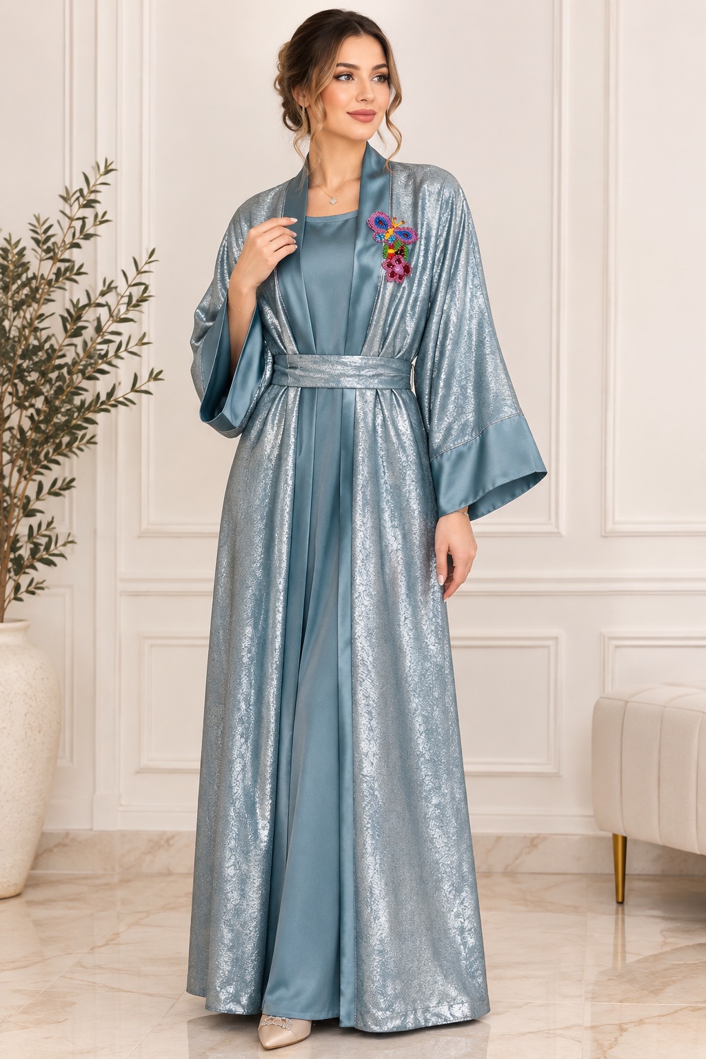 Fond de robe avec abaya bleu ciel et argent hand made kounouz collection portee une seule fois 