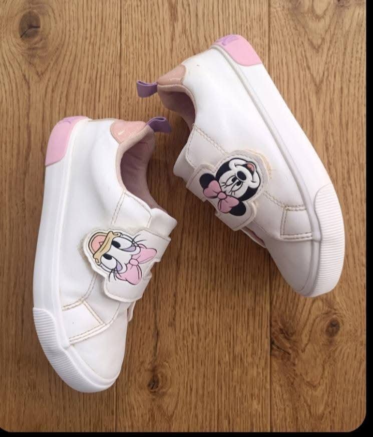 Basket Disney point 30/31 en très bon état 