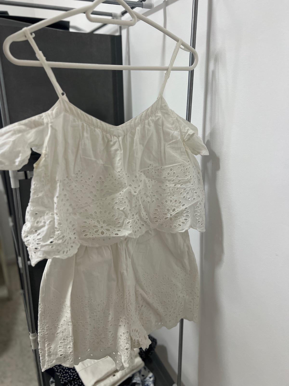 Robe blanche brodée anglaise