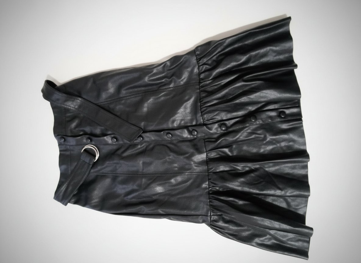 Jupe en cuir noir boutonnet