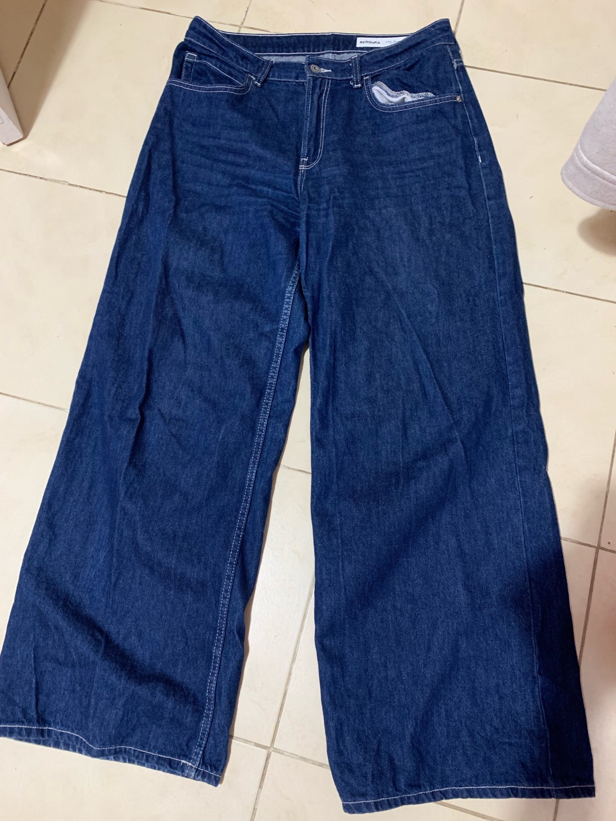 Pantalon de la marque BERSHKA