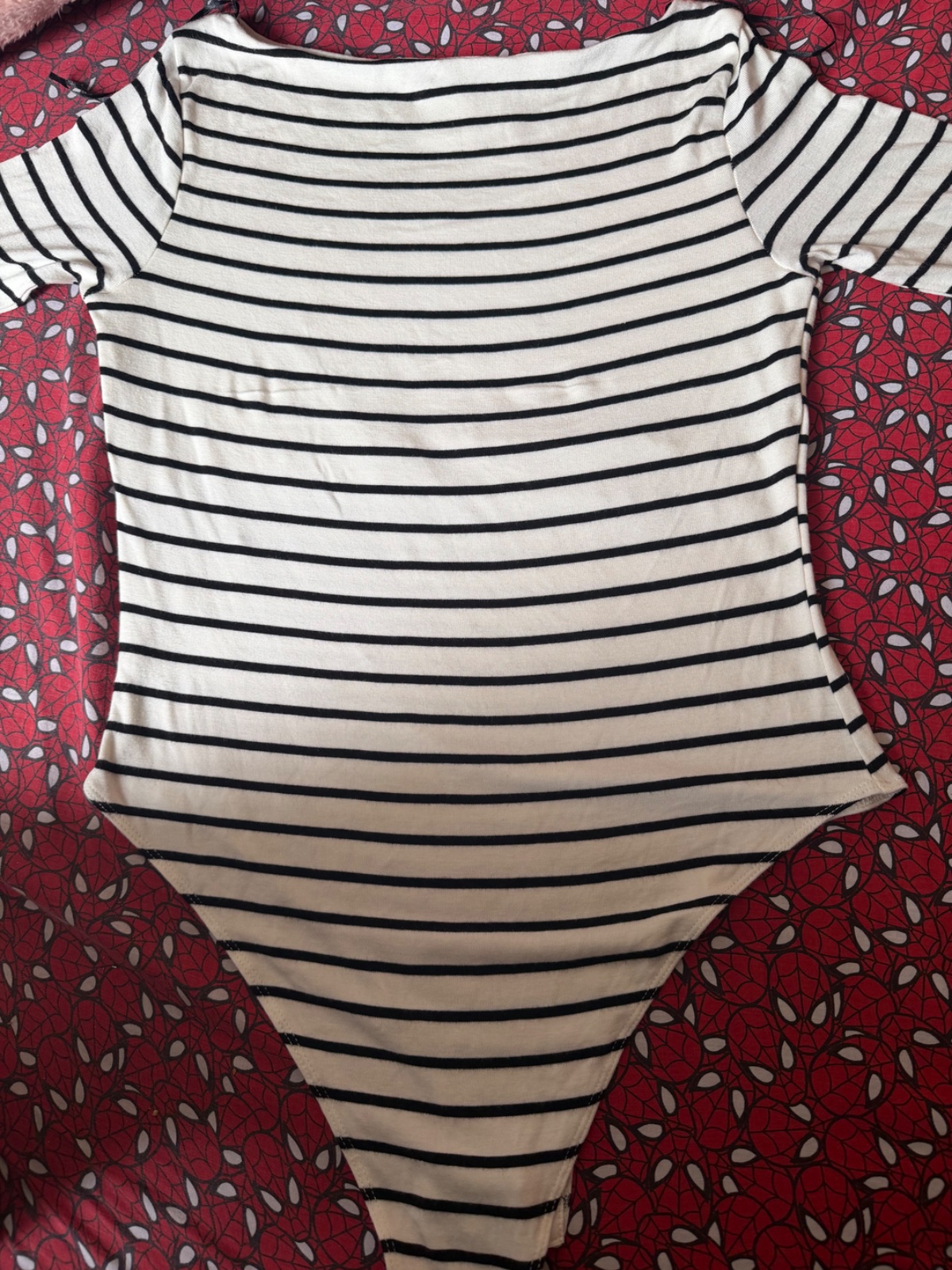 Pull rayee h&m neuf 