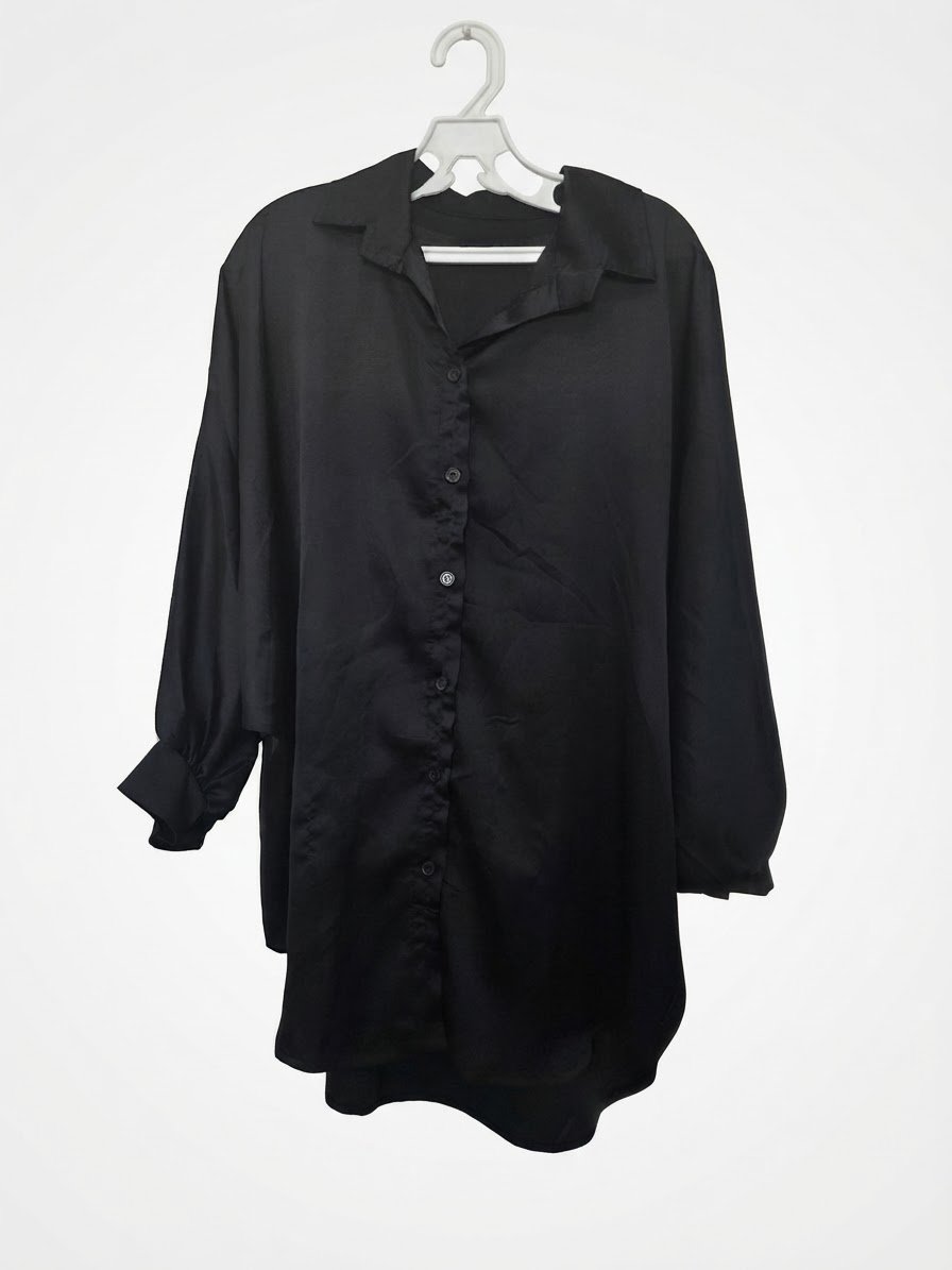 Chemise satin noir 