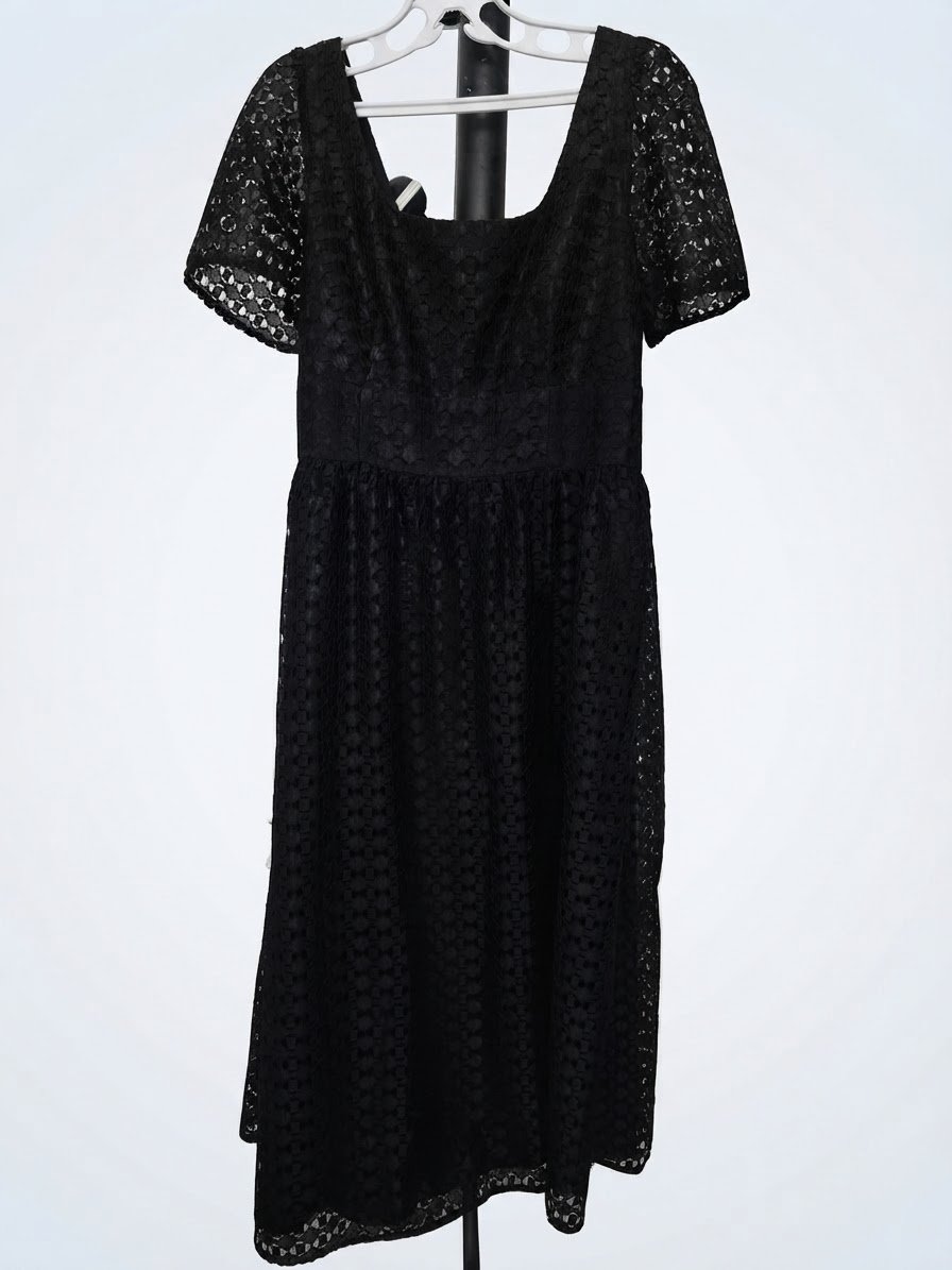 Robe noire dentelle 